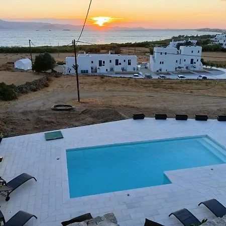 Plaka's Petite Seaside View Apartment *