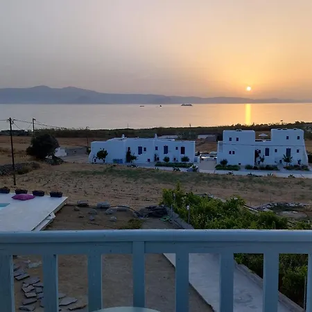 Plaka's Petite Seaside View Apartment